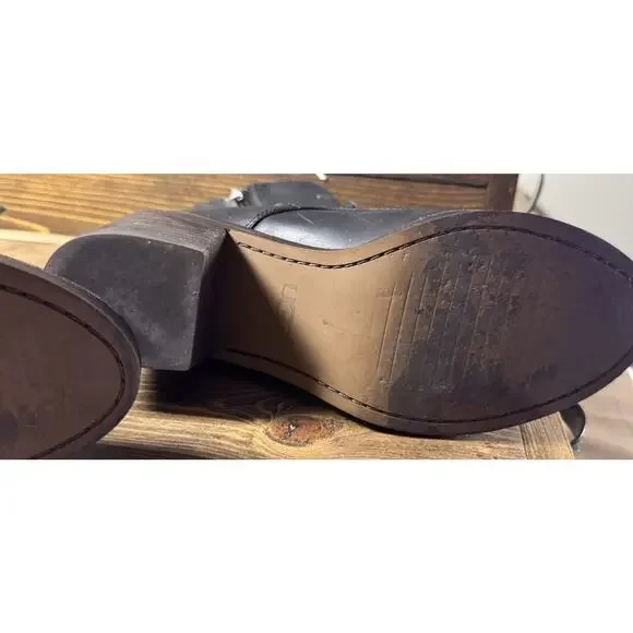 UGG Oriana Black Leather Boots - Picture 6 of 16